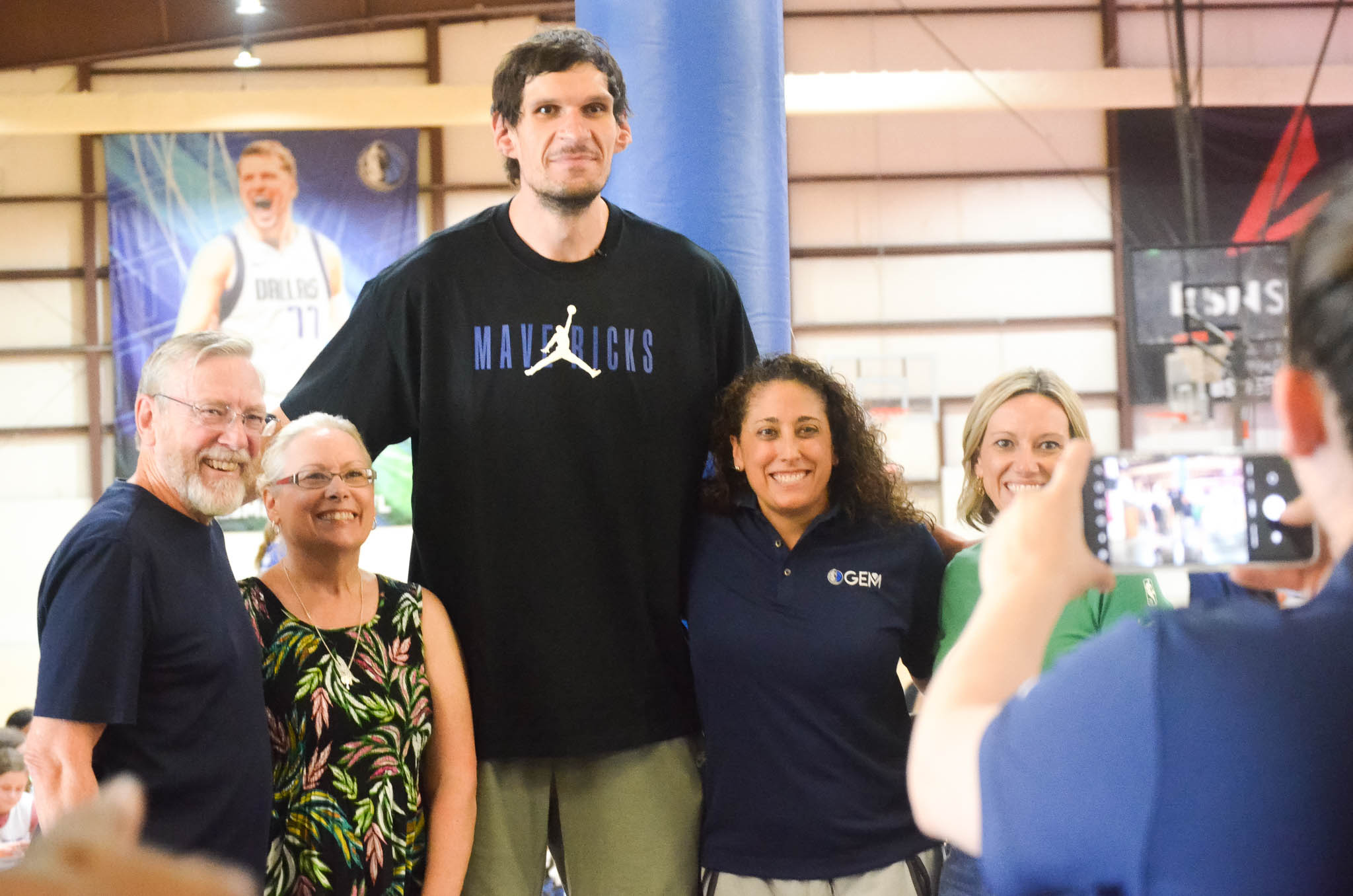 NBA: Boban Marjanovic, pivô de 2,24 m, vira o cara mais legal da NBA e  até ganha chance em Hollywood